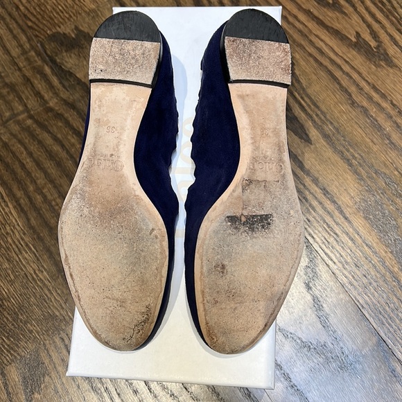 Chloe scallop flat size 36 for $150 - Picture 4 of 4